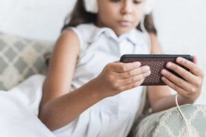 Psicología infantil en Sevilla para adicción a pantallas y videojuegos