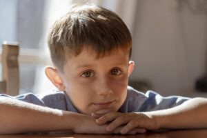 erapia para niños con problemas de autoestima y timidez extrema en Sevilla
